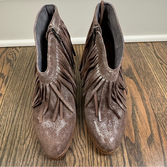 Ariat Unbrindled Layla metallic fringe western boots size 8 - Picture 3 of 8